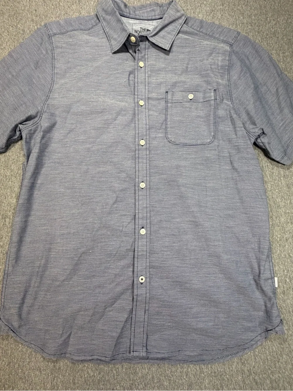 Lot of 2 - The North Face Men’s L Short Sleeve Button-Up Shirts Red & Blue